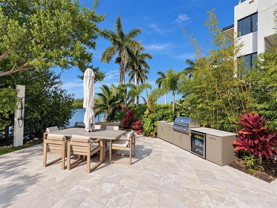 For Sale: $6,500,000 (4 beds, 3 baths, 3294 Square Feet)
