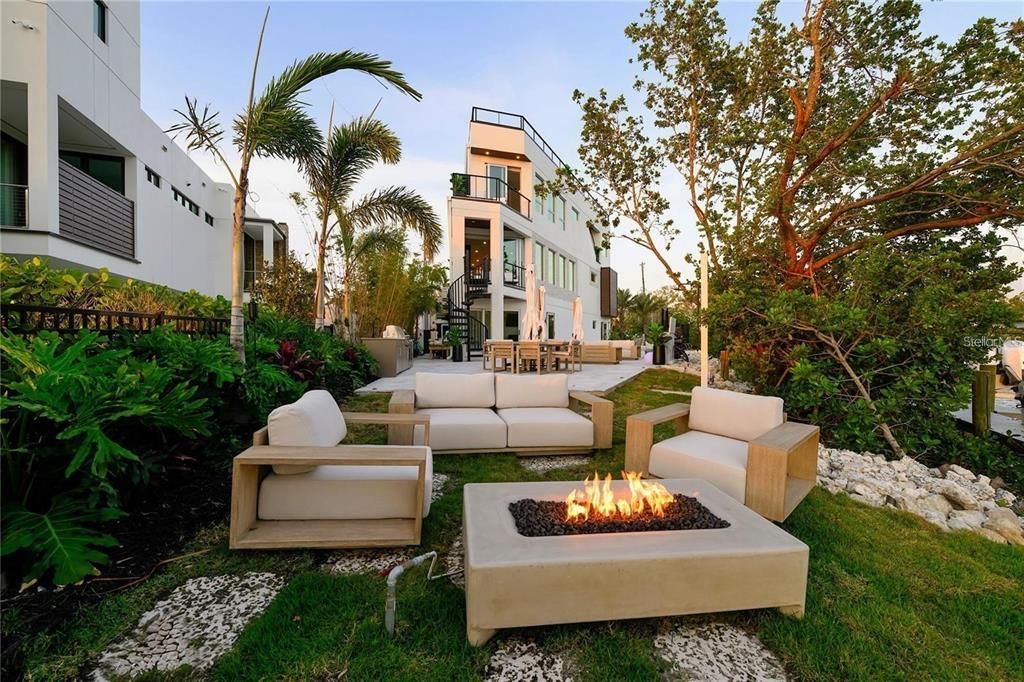 For Sale: $6,500,000 (4 beds, 3 baths, 3294 Square Feet)