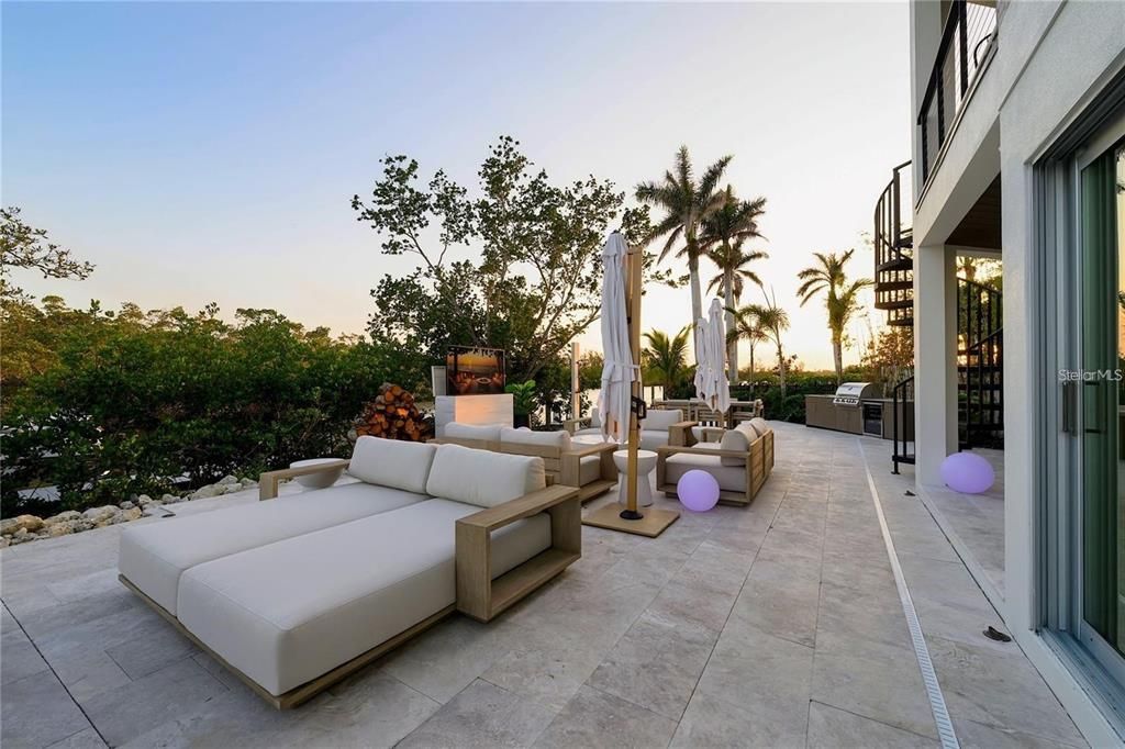 For Sale: $6,500,000 (4 beds, 3 baths, 3294 Square Feet)