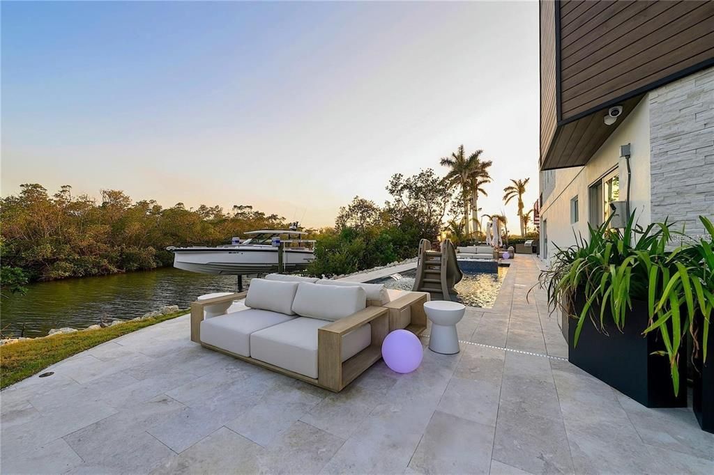 For Sale: $6,500,000 (4 beds, 3 baths, 3294 Square Feet)