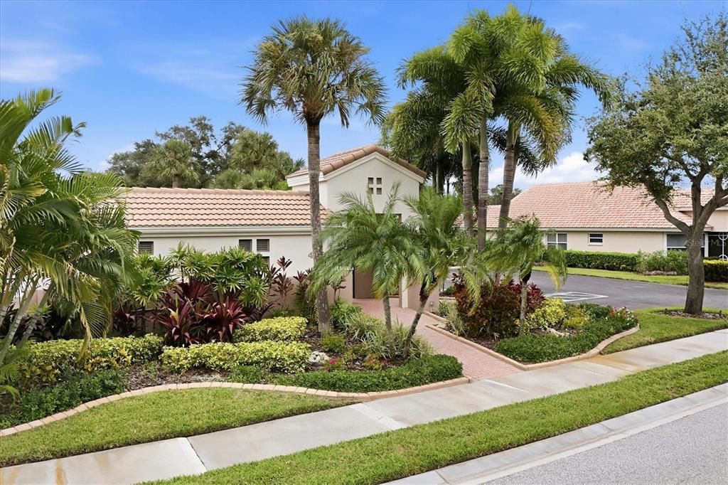 For Sale: $539,000 (2 beds, 2 baths, 1753 Square Feet)