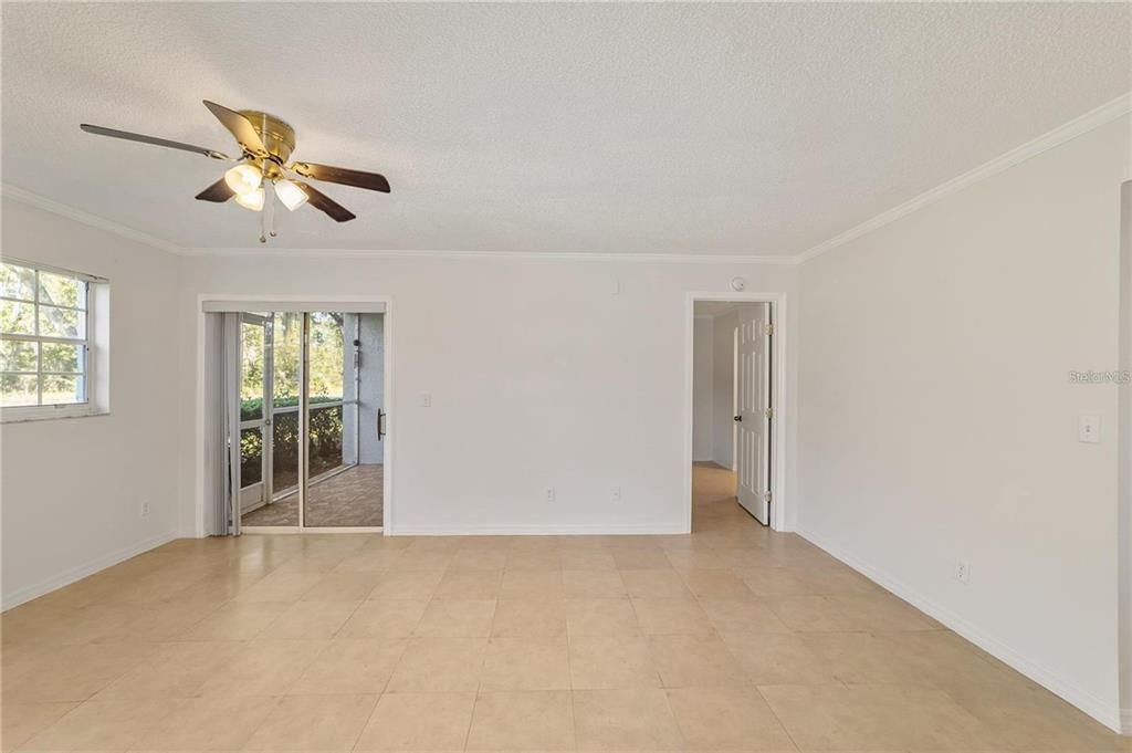 For Rent: $1,300 (2 beds, 2 baths, 837 Square Feet)