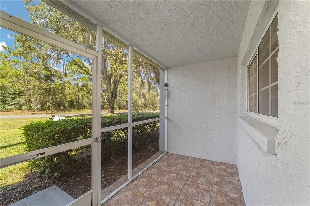 For Rent: $1,300 (2 beds, 2 baths, 837 Square Feet)