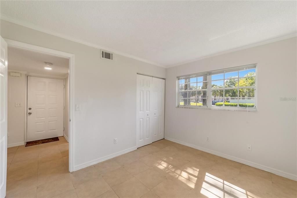 For Rent: $1,300 (2 beds, 2 baths, 837 Square Feet)
