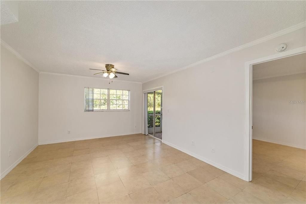 For Rent: $1,300 (2 beds, 2 baths, 837 Square Feet)