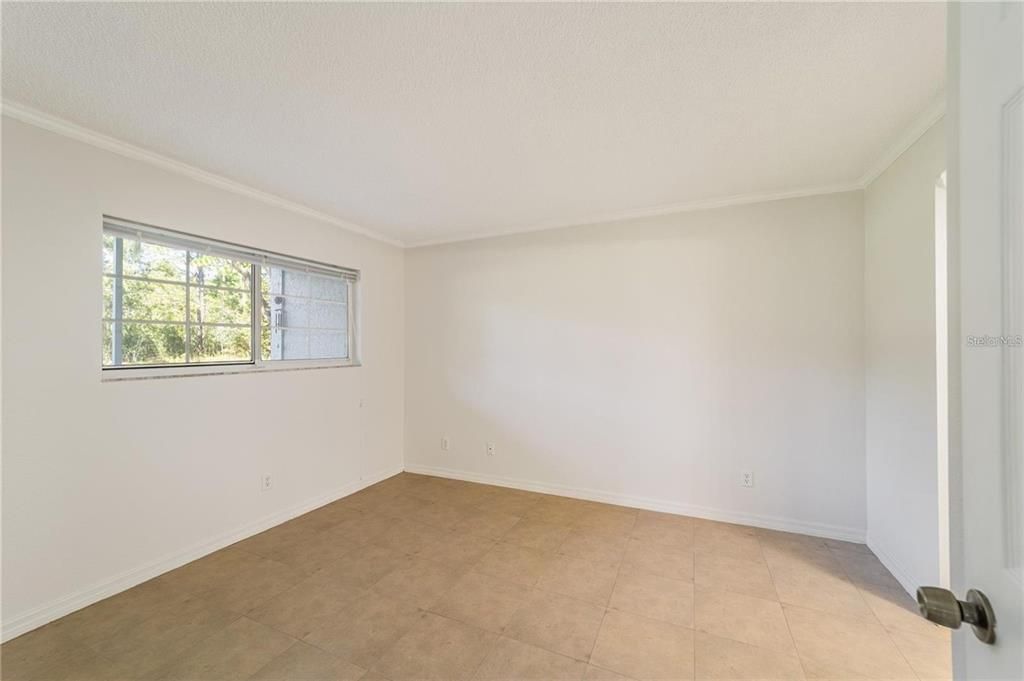 For Rent: $1,300 (2 beds, 2 baths, 837 Square Feet)