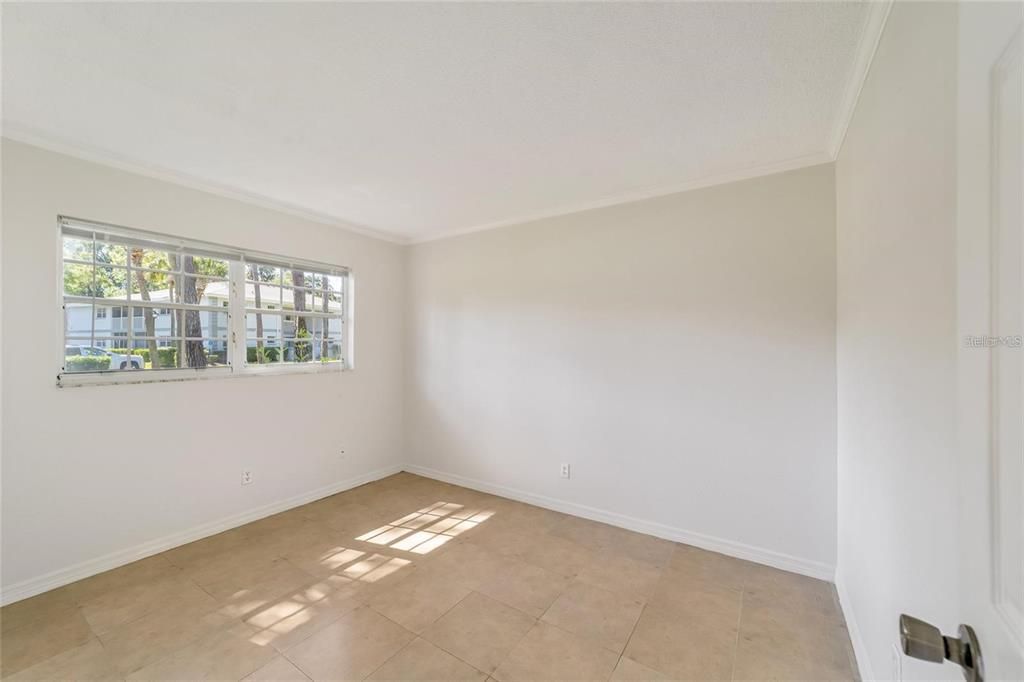 For Rent: $1,300 (2 beds, 2 baths, 837 Square Feet)