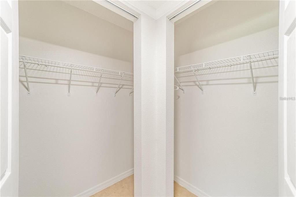 For Rent: $1,300 (2 beds, 2 baths, 837 Square Feet)