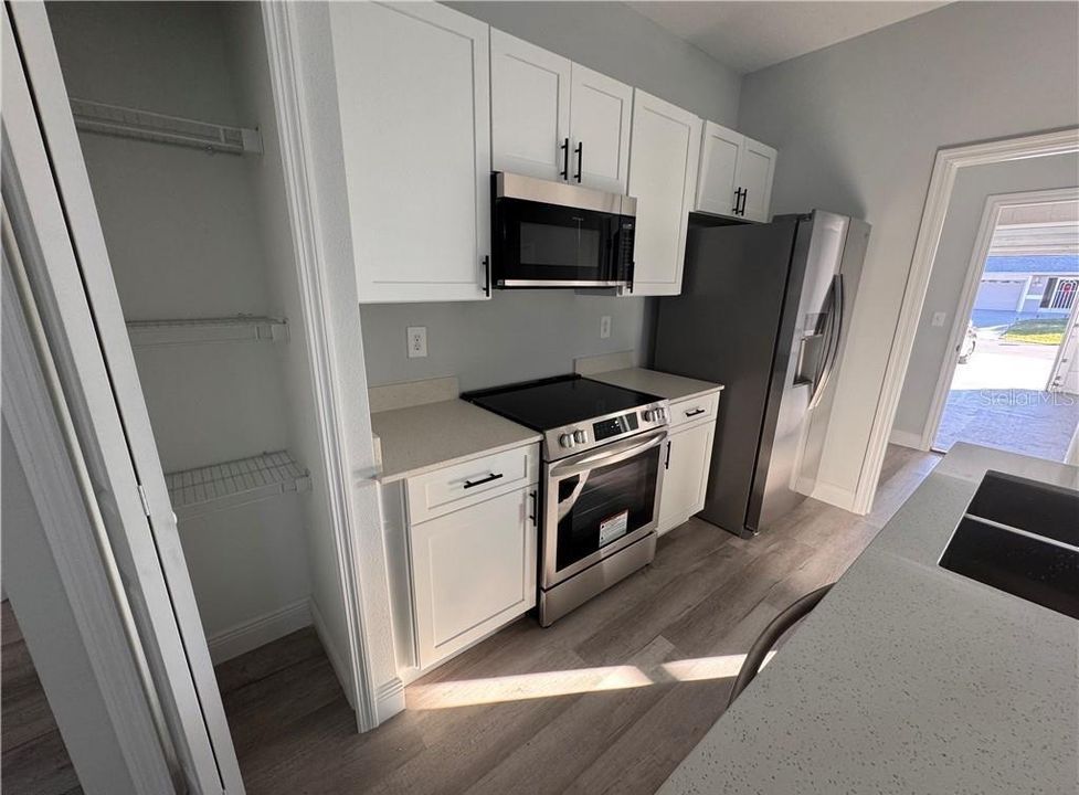 На продажу: $279,900 (3 спален, 2 ванн, 1269 Квадратных фут)