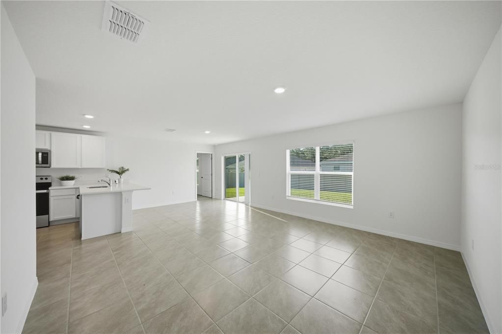 For Sale: $243,900 (3 beds, 2 baths, 1419 Square Feet)