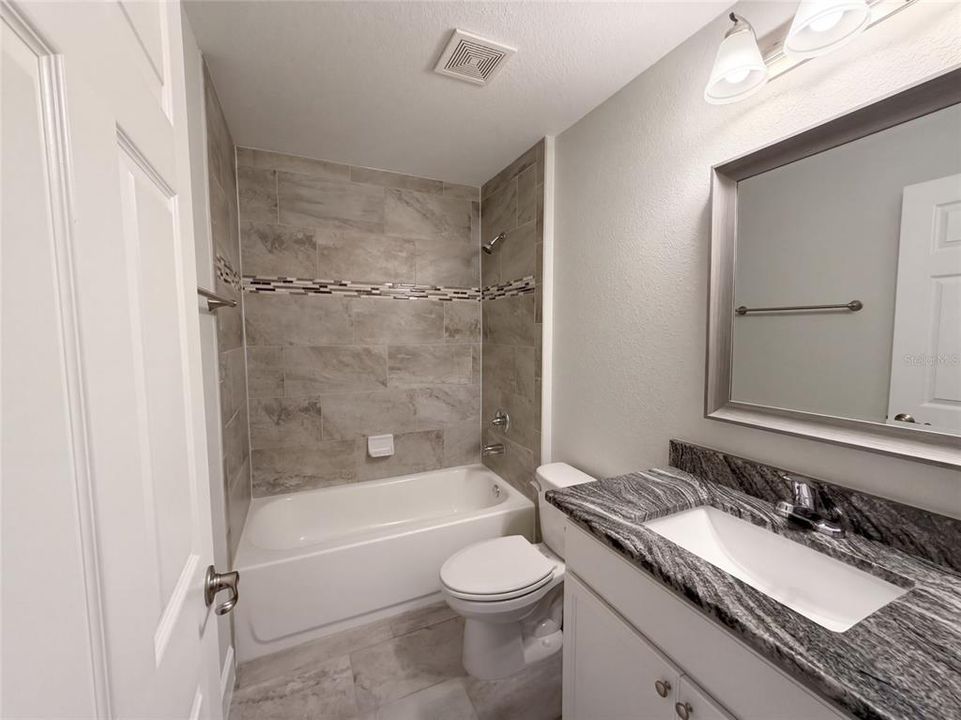 待售: $245,000 (3 贝兹, 2 浴室, 1335 平方英尺)