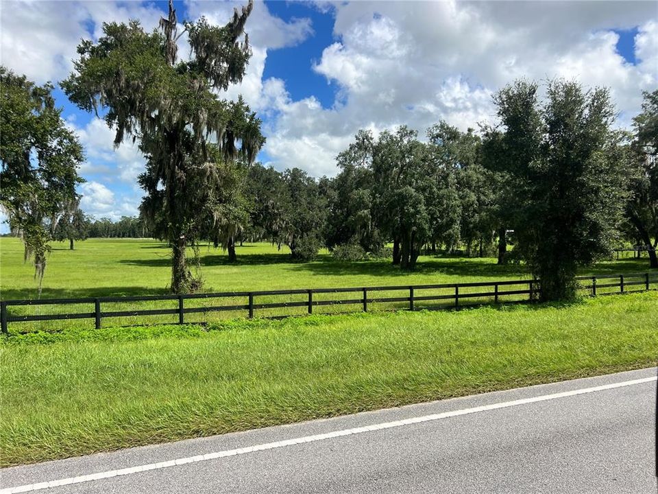 待售: $1,700,850 (20.01 acres)