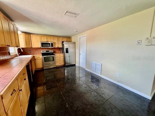 В аренду: $1,700 (2 спален, 2 ванн, 1088 Квадратных фут)