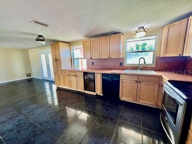 В аренду: $1,700 (2 спален, 2 ванн, 1088 Квадратных фут)