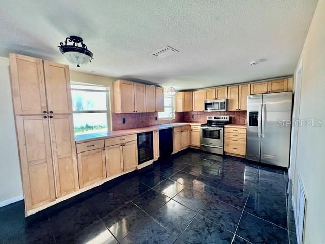 В аренду: $1,700 (2 спален, 2 ванн, 1088 Квадратных фут)