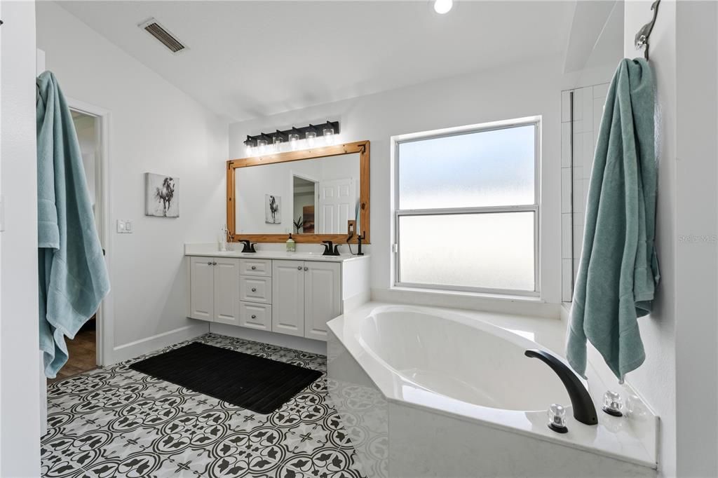 For Sale: $450,000 (3 beds, 2 baths, 2049 Square Feet)