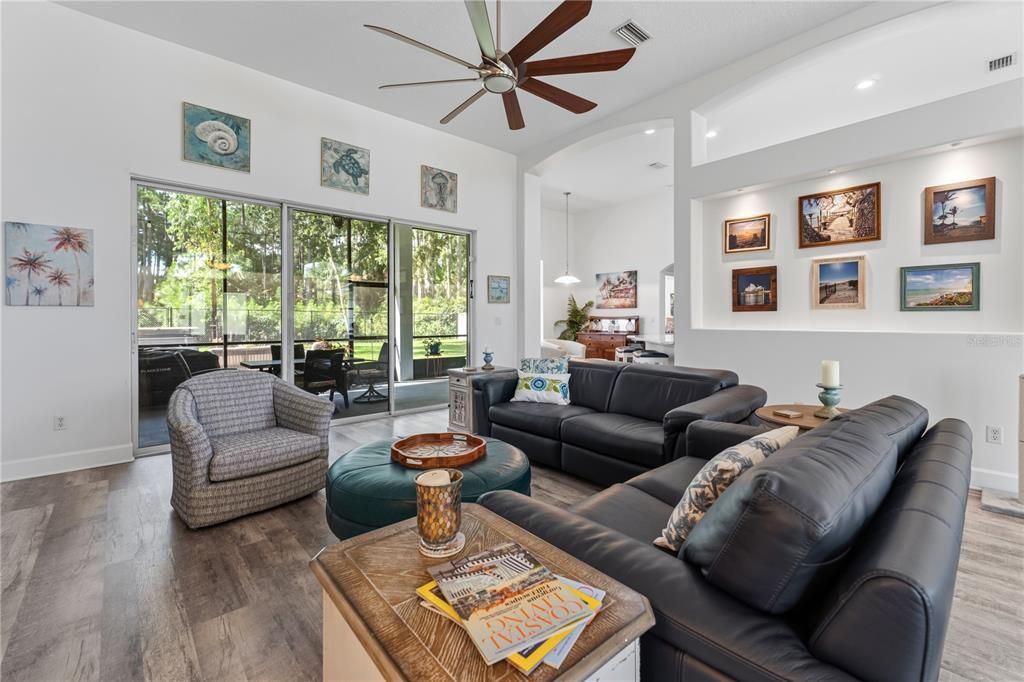 For Sale: $450,000 (3 beds, 2 baths, 2049 Square Feet)
