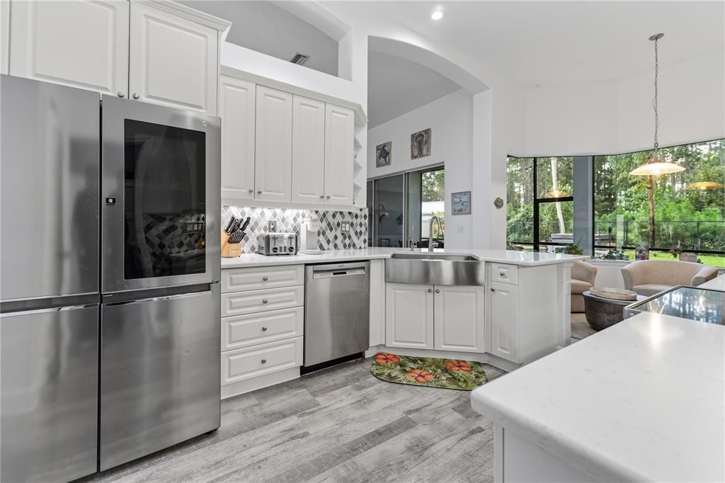 For Sale: $450,000 (3 beds, 2 baths, 2049 Square Feet)