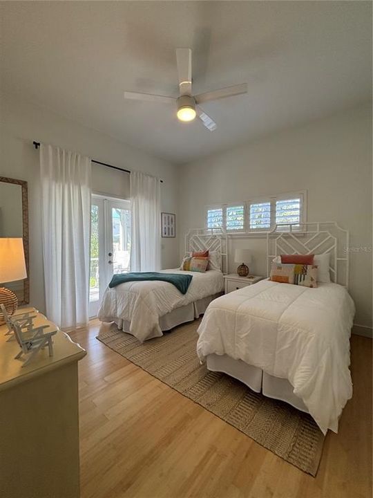 For Sale: $815,000 (2 beds, 2 baths, 1308 Square Feet)