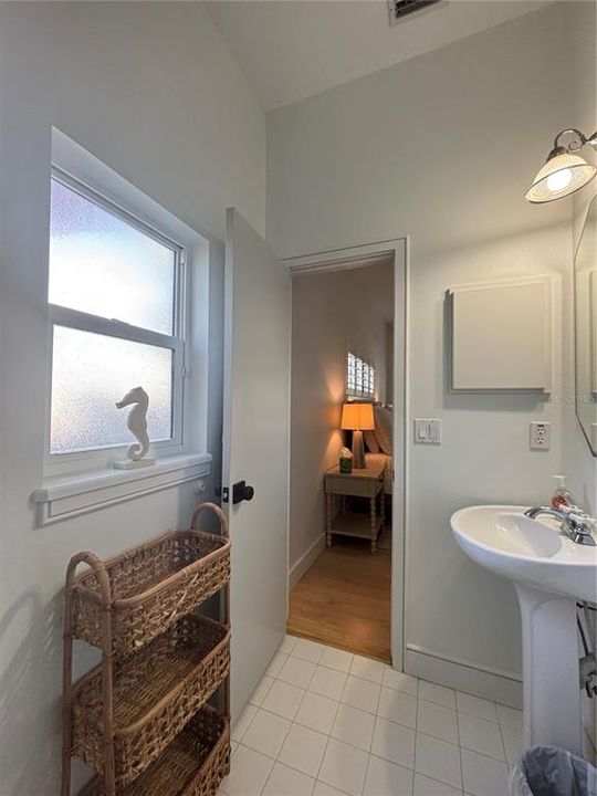 For Sale: $815,000 (2 beds, 2 baths, 1308 Square Feet)