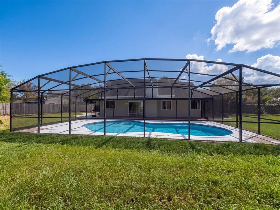Activo con contrato: $420,000 (4 camas, 3 baños, 1886 Pies cuadrados)