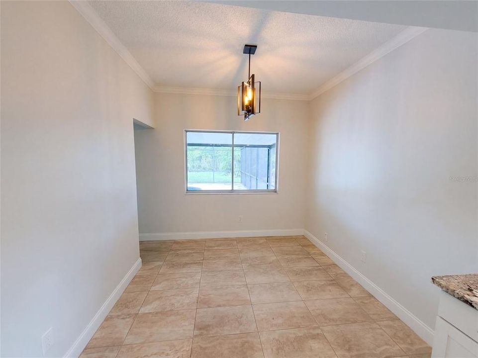 Activo con contrato: $420,000 (4 camas, 3 baños, 1886 Pies cuadrados)