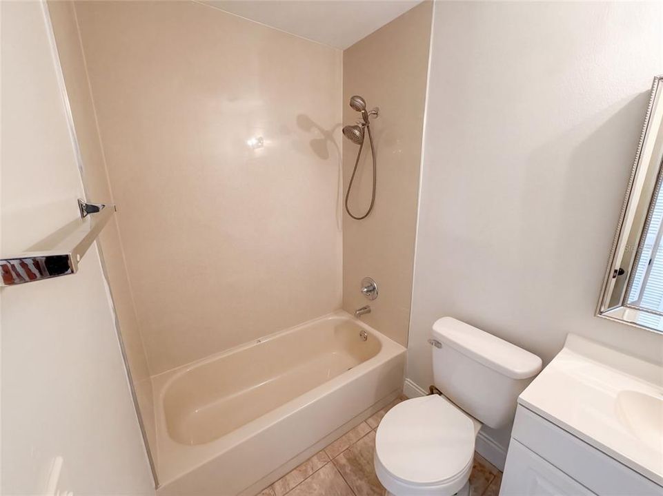 Activo con contrato: $420,000 (4 camas, 3 baños, 1886 Pies cuadrados)