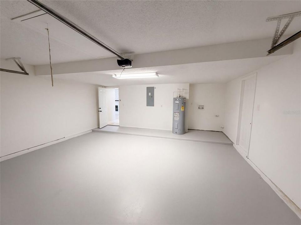 Activo con contrato: $420,000 (4 camas, 3 baños, 1886 Pies cuadrados)