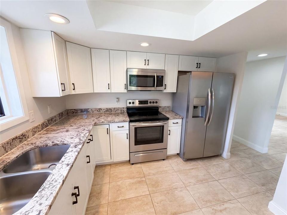 Activo con contrato: $420,000 (4 camas, 3 baños, 1886 Pies cuadrados)