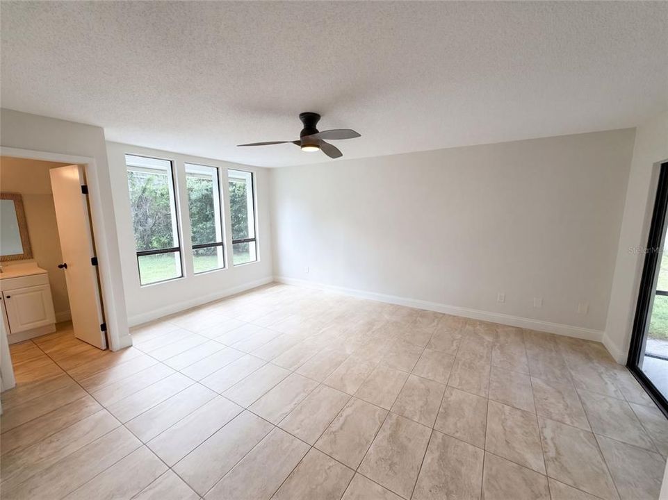 Activo con contrato: $420,000 (4 camas, 3 baños, 1886 Pies cuadrados)