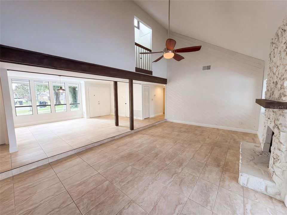 Activo con contrato: $420,000 (4 camas, 3 baños, 1886 Pies cuadrados)