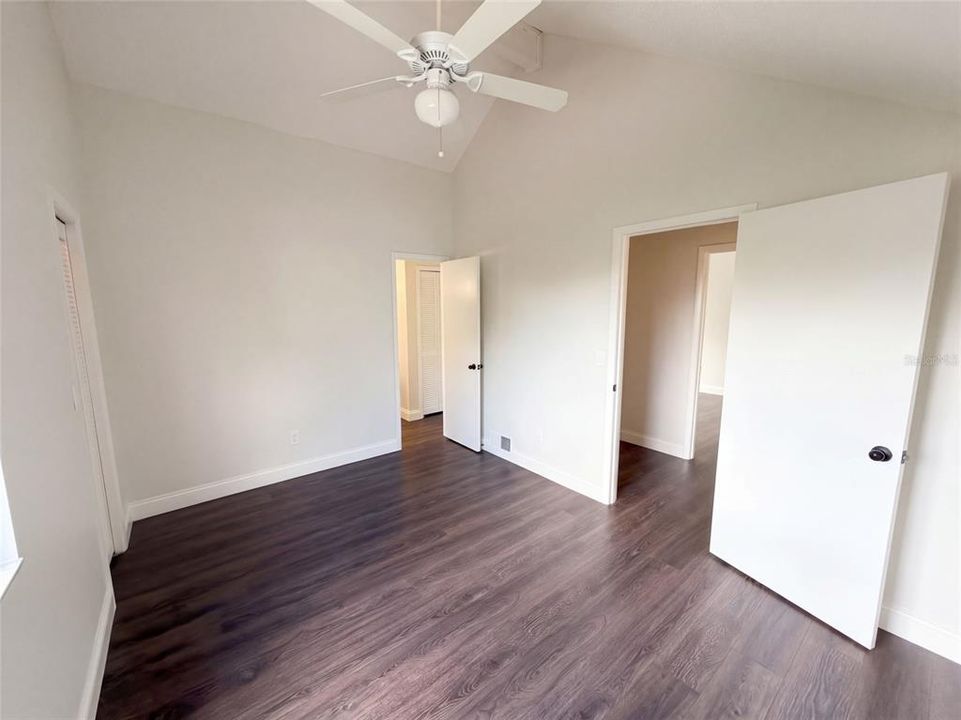 Activo con contrato: $420,000 (4 camas, 3 baños, 1886 Pies cuadrados)
