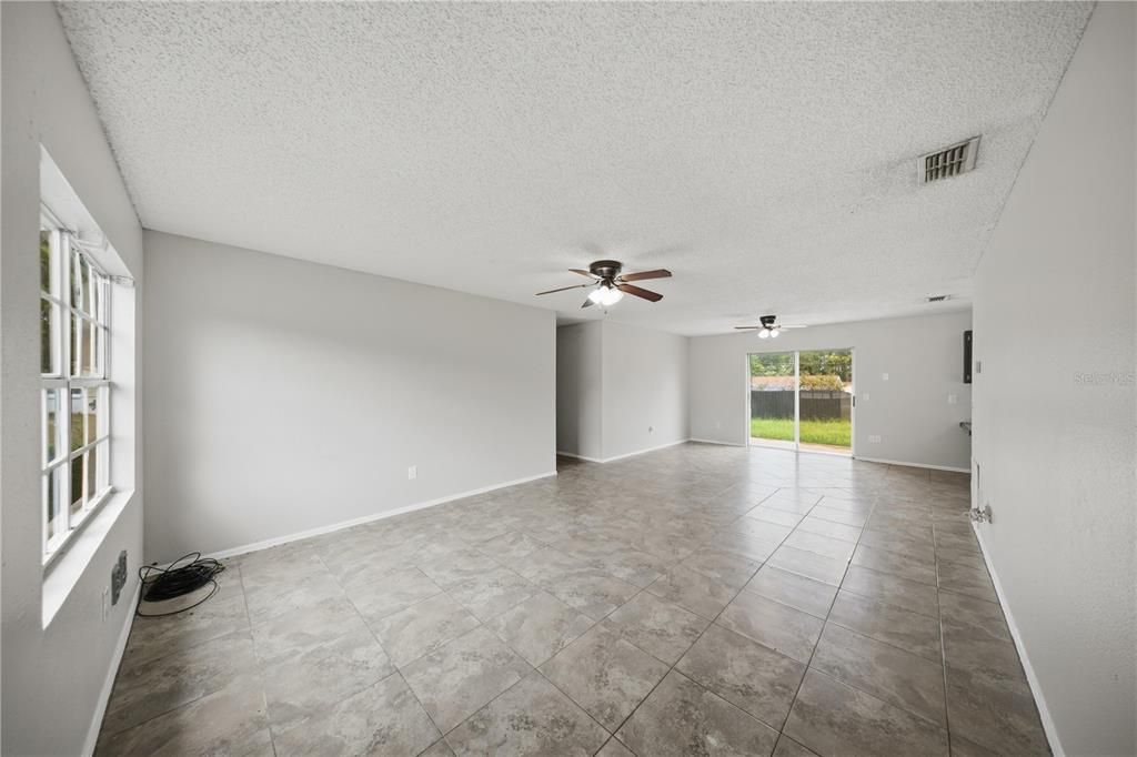 For Sale: $160,000 (3 beds, 2 baths, 1116 Square Feet)