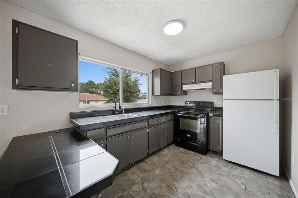 For Sale: $160,000 (3 beds, 2 baths, 1116 Square Feet)