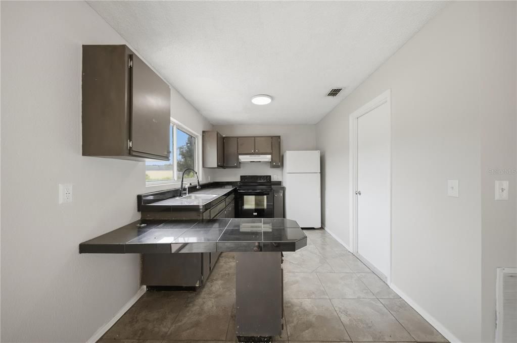 For Sale: $160,000 (3 beds, 2 baths, 1116 Square Feet)