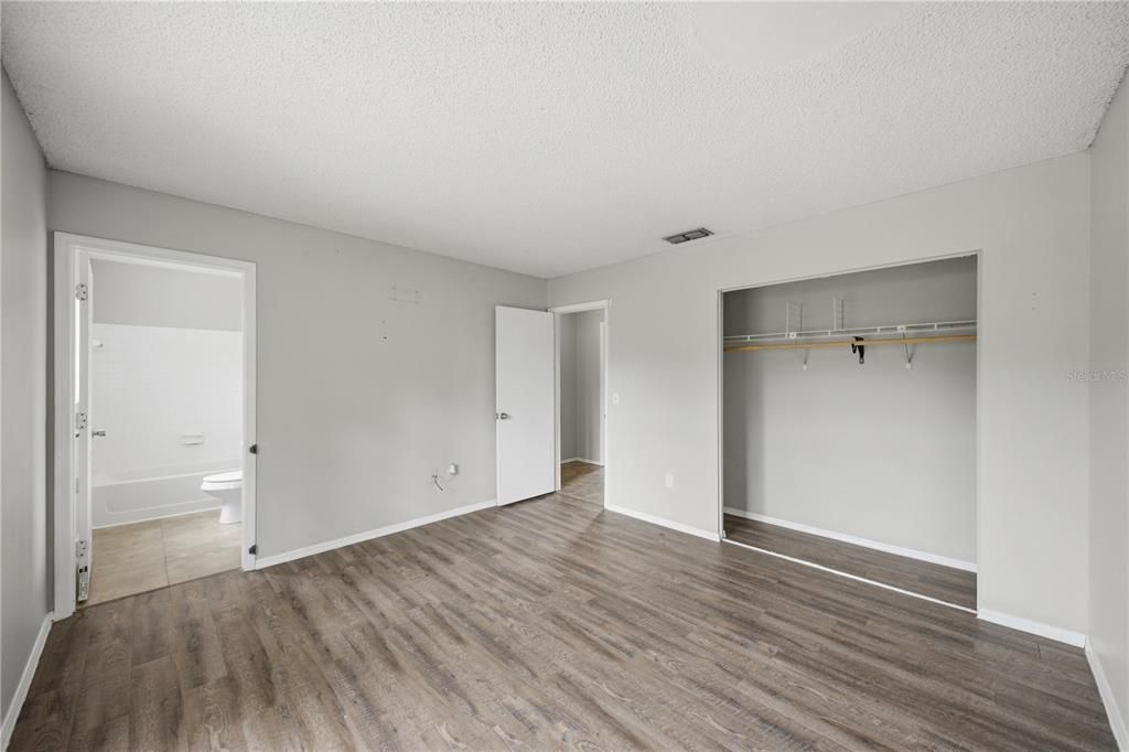 For Sale: $160,000 (3 beds, 2 baths, 1116 Square Feet)