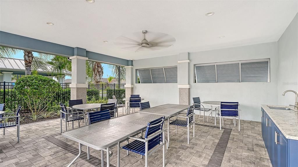 For Sale: $405,000 (3 beds, 2 baths, 2005 Square Feet)