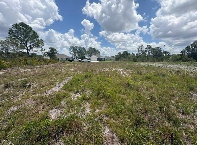 На продажу: $29,000 (0.23 acres)