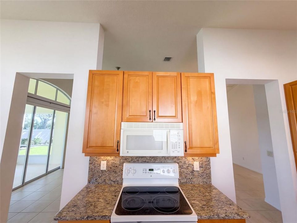 En Venta: $345,000 (2 camas, 2 baños, 1778 Pies cuadrados)