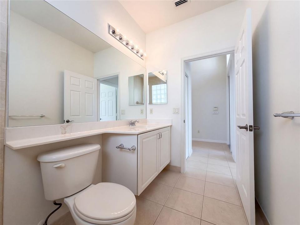 En Venta: $345,000 (2 camas, 2 baños, 1778 Pies cuadrados)