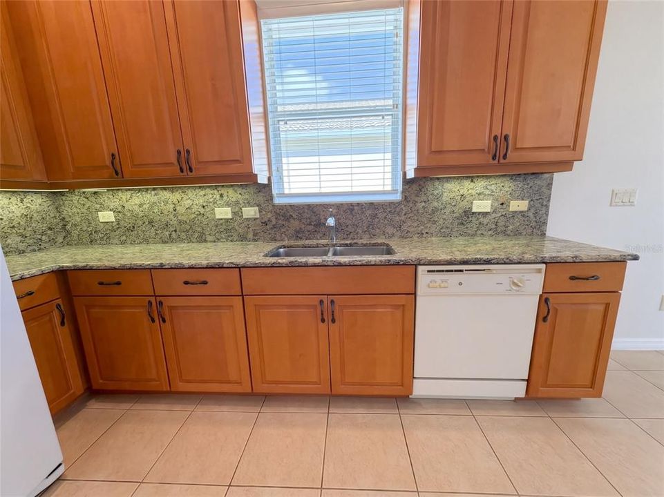 En Venta: $345,000 (2 camas, 2 baños, 1778 Pies cuadrados)