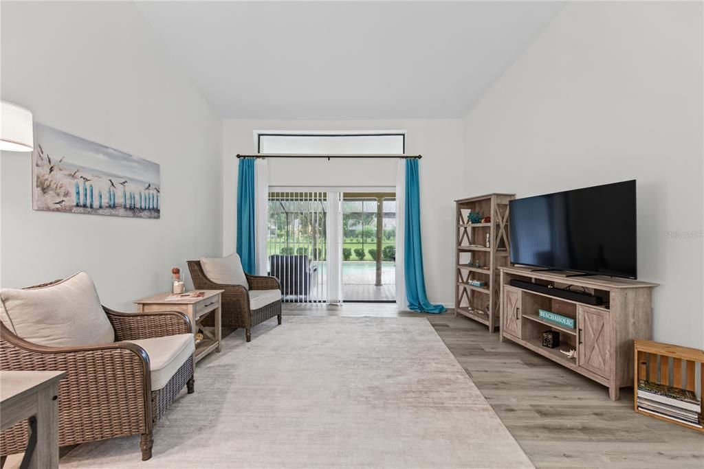 En Venta: $850,000 (3 camas, 2 baños, 2619 Pies cuadrados)