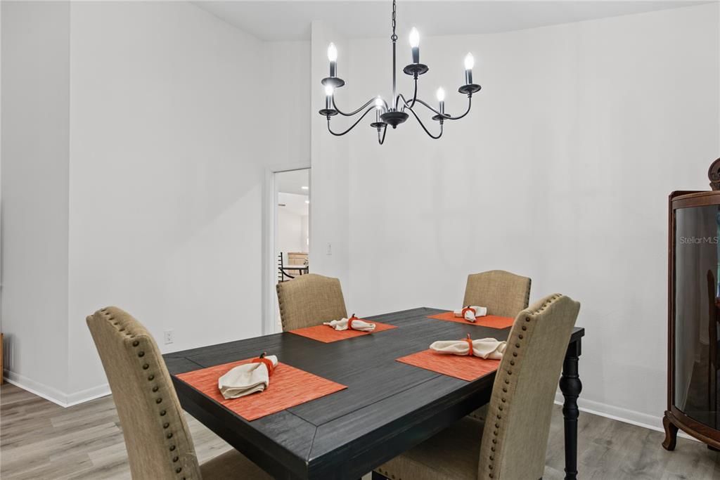 En Venta: $850,000 (3 camas, 2 baños, 2619 Pies cuadrados)
