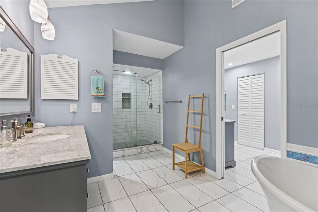 En Venta: $850,000 (3 camas, 2 baños, 2619 Pies cuadrados)