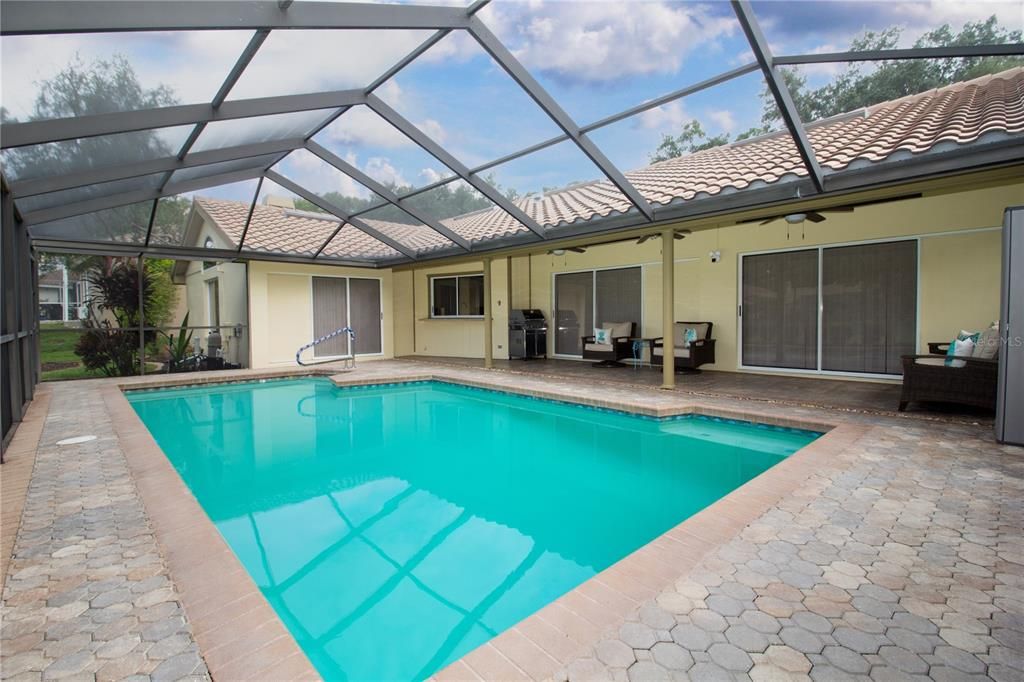 En Venta: $850,000 (3 camas, 2 baños, 2619 Pies cuadrados)