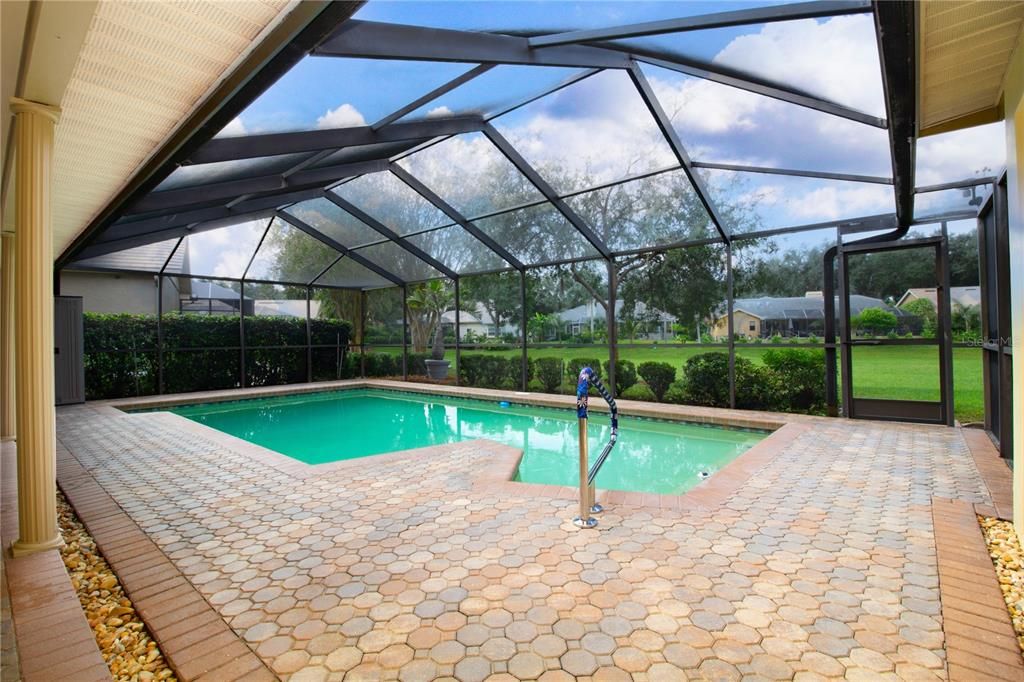 En Venta: $850,000 (3 camas, 2 baños, 2619 Pies cuadrados)