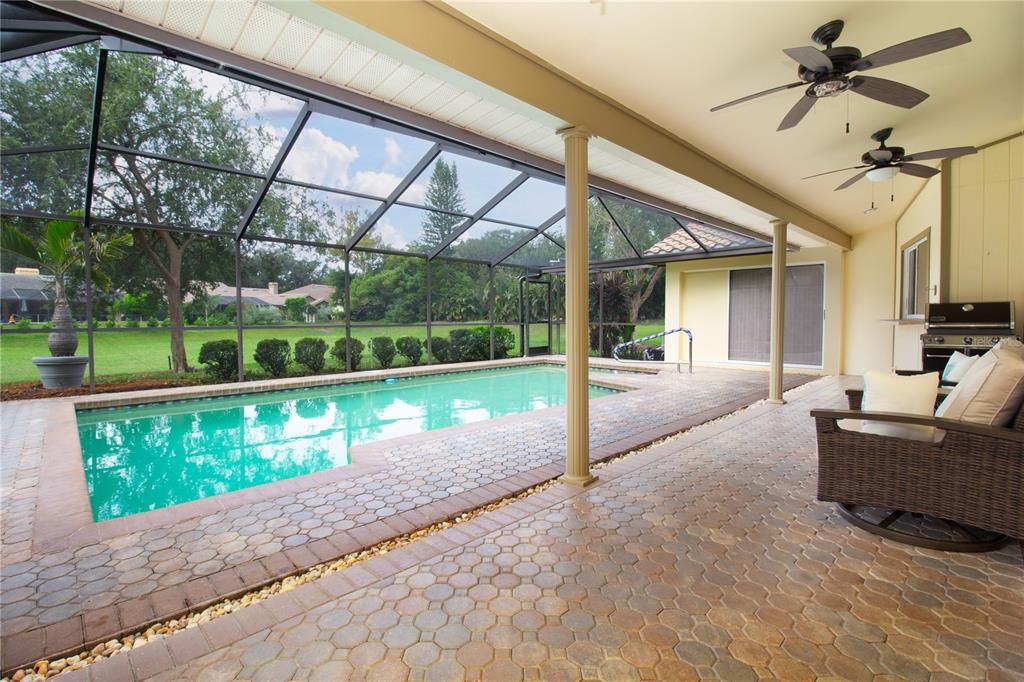 En Venta: $850,000 (3 camas, 2 baños, 2619 Pies cuadrados)