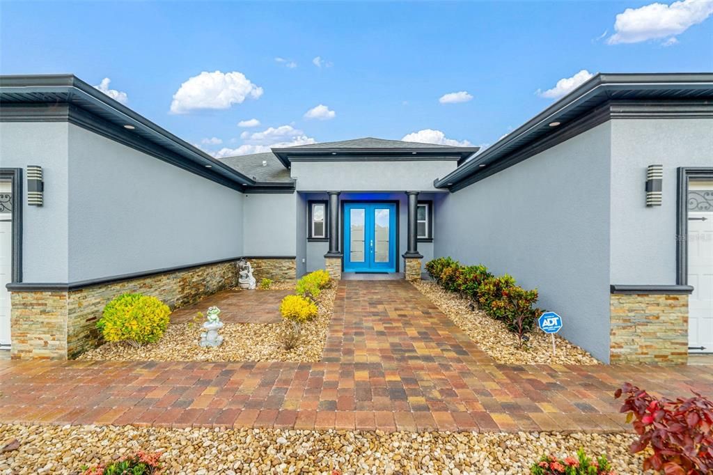 For Sale: $869,000 (4 beds, 3 baths, 2193 Square Feet)
