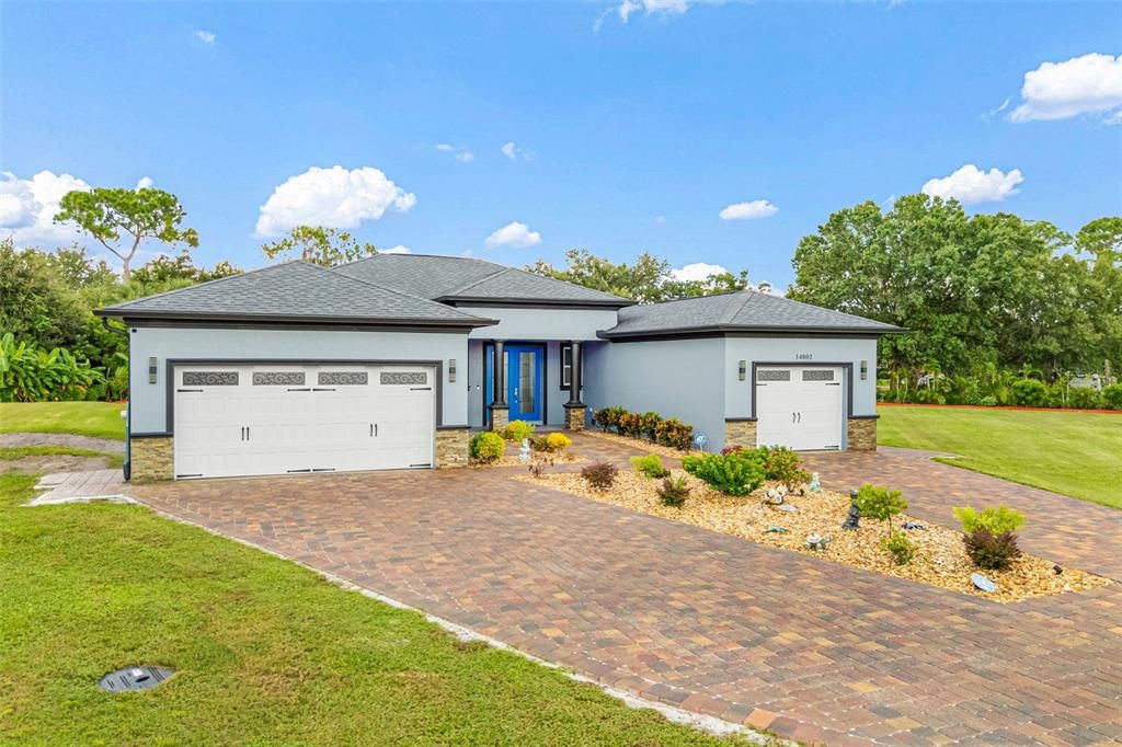 For Sale: $869,000 (4 beds, 3 baths, 2193 Square Feet)