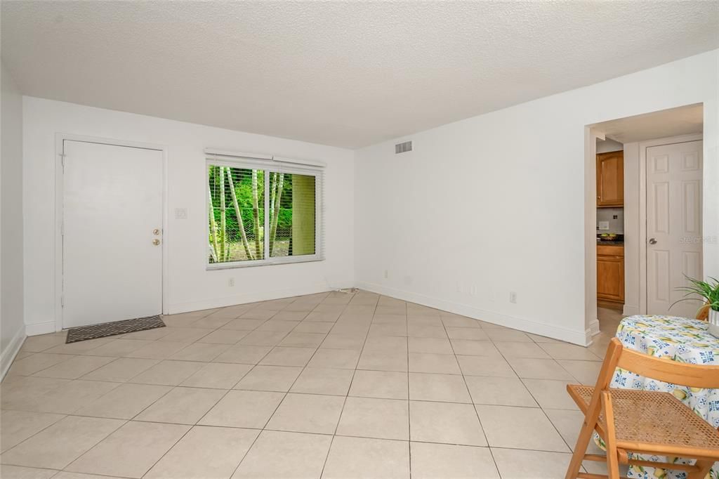 En Venta: $172,000 (2 camas, 1 baños, 816 Pies cuadrados)